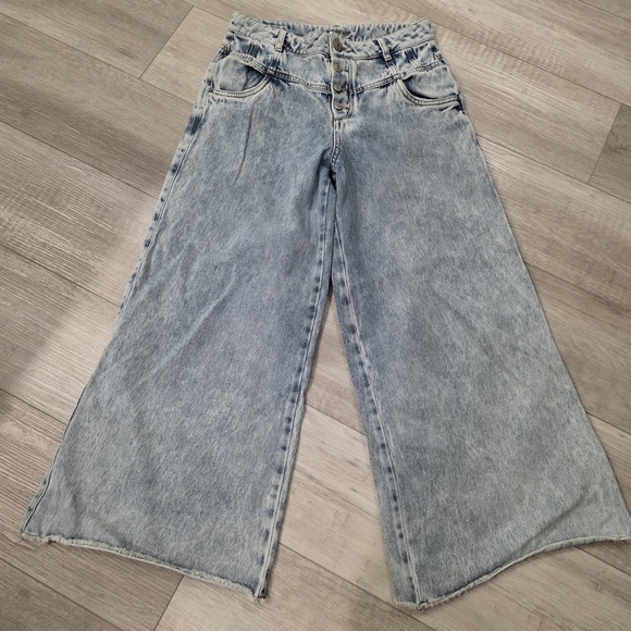 Studio F Denim - Studio F Chic Denim Wide-Leg Jeans